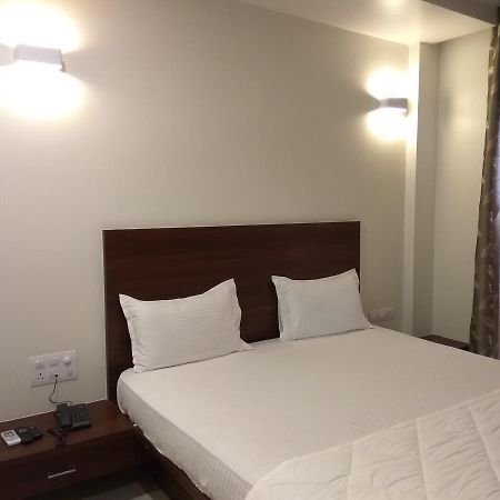 Manasi Inn Satara Eksteriør bilde