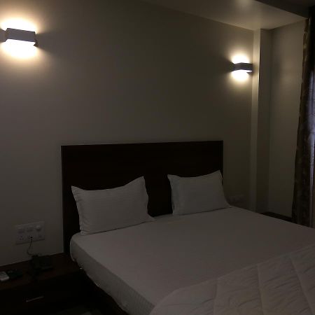 Manasi Inn Satara Eksteriør bilde