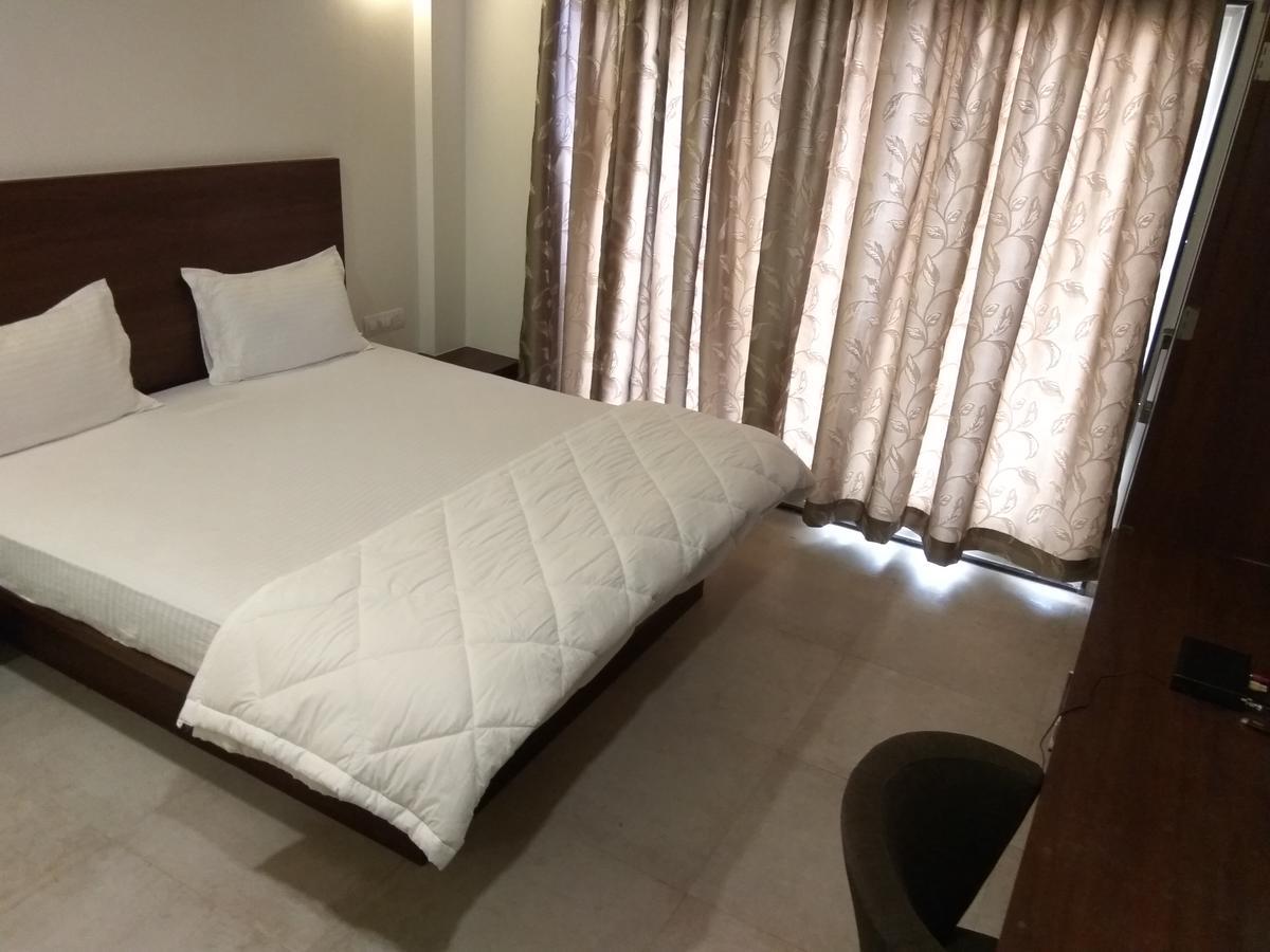 Manasi Inn Satara Eksteriør bilde