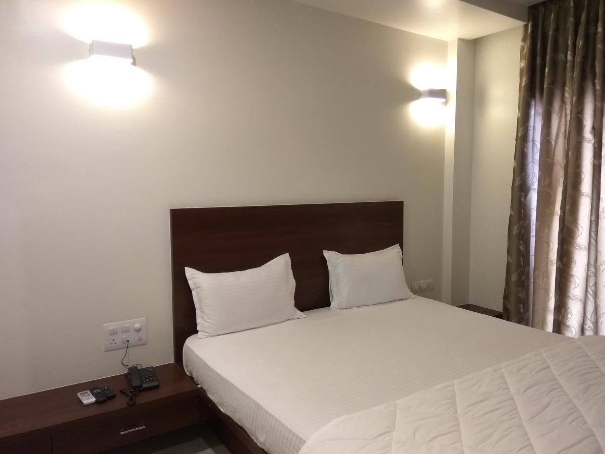 Manasi Inn Satara Eksteriør bilde
